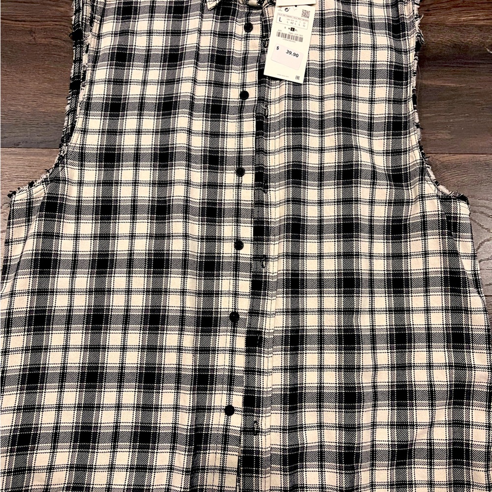 Men Plaid Frayed Sleeve Button Down